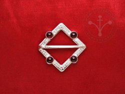 BR-12I Brooch with garnets - SILVER PLATED
